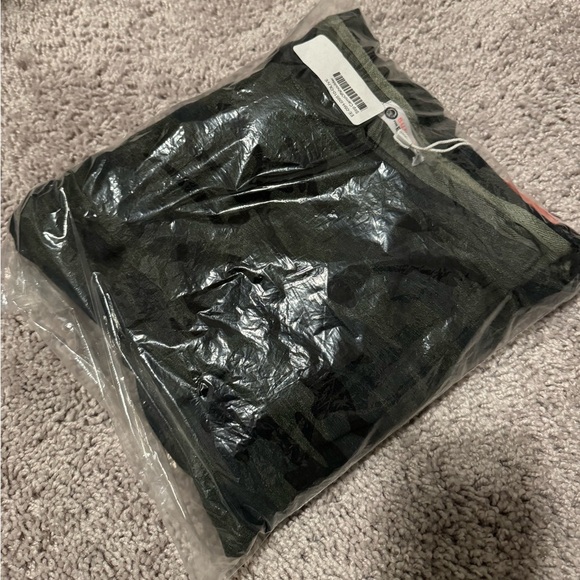 Sundry for evereve camo sweatshirt - Picture 7 of 7